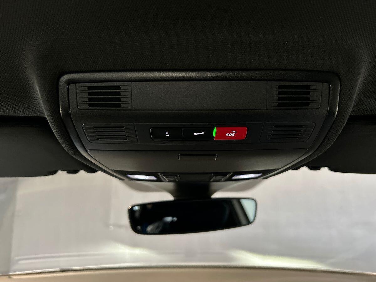 Volkswagen Polo Photo at-1b8b2e48056044f3b46025ec5cffeeca.jpg
