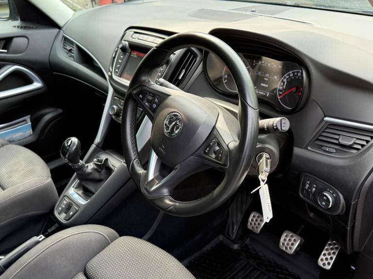 Used Vauxhall Zafira Tourer VN66YOP 9