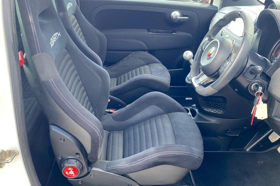 Abarth 595 Photo at-1bbf38051fb8482e9fb1cd7aeb499af2.jpg