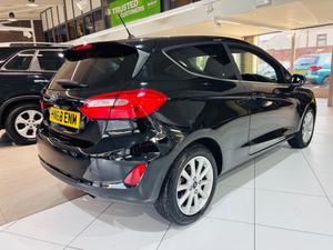 Ford Fiesta Photo 2