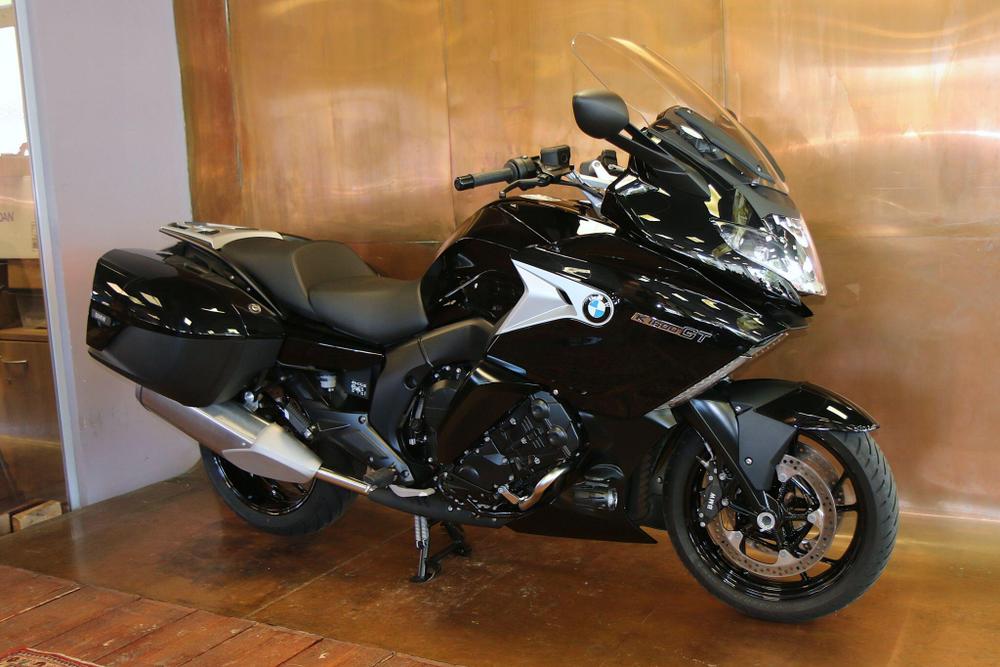 BMW K 1600 GT Photo at-1c1c0c3bba304340855b103f2bc9e9bf.jpg