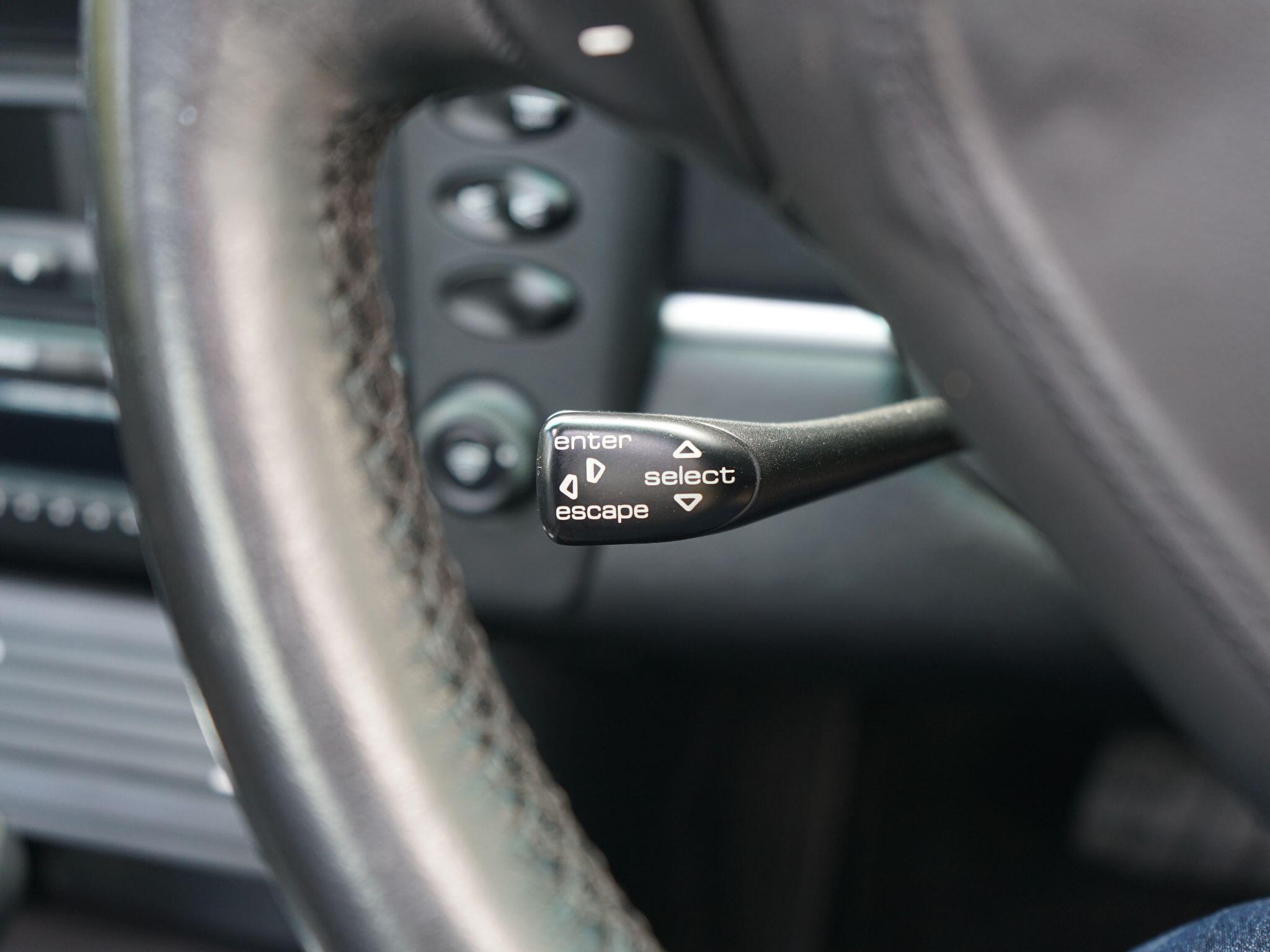 Porsche 911 3.6 996 Turbo Coupe 2dr Petrol Tiptronic S AWD (339 g/km, 414 bhp) — photo 24