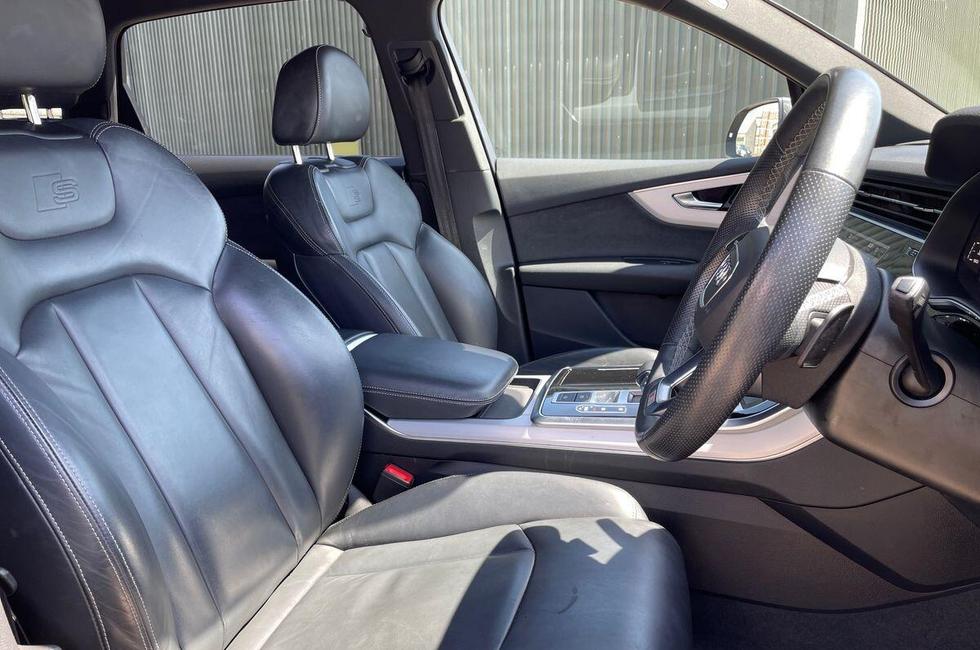 Audi Q7 Photo at-1c538681de0c469992426f74e7edfe74.jpg