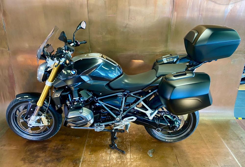 BMW R 1200 R Photo at-1c6700cf53d648fa8015ce07d1923adc.jpg