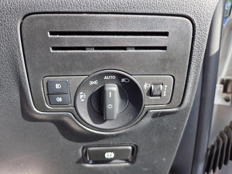 Mercedes-Benz Vito Photo at-1c6e558c5257408399be06b2cf4d98e9.jpg