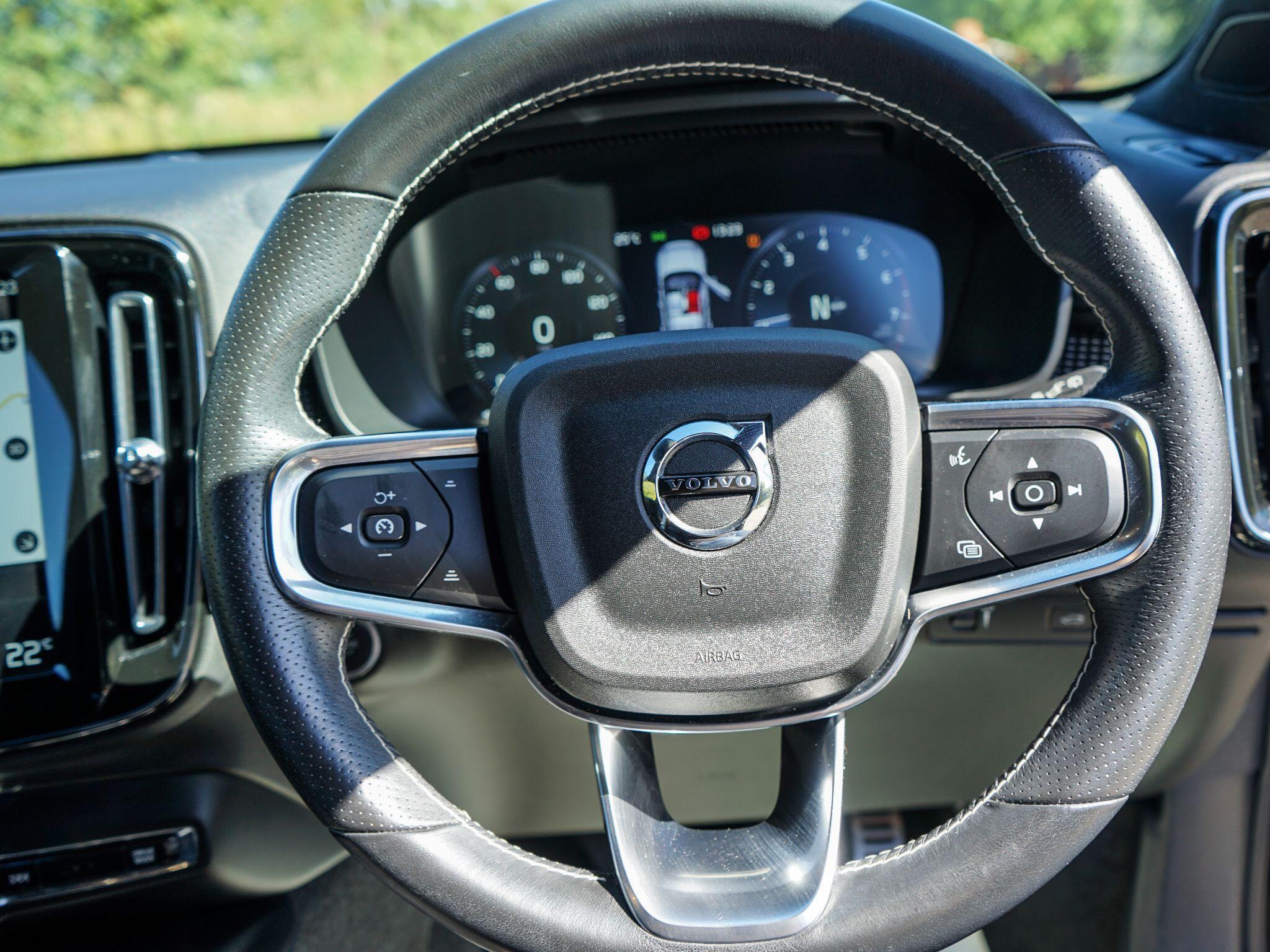 Volvo XC40 1.5 T3 R-Design Euro 6 (s/s) 5dr — photo 7