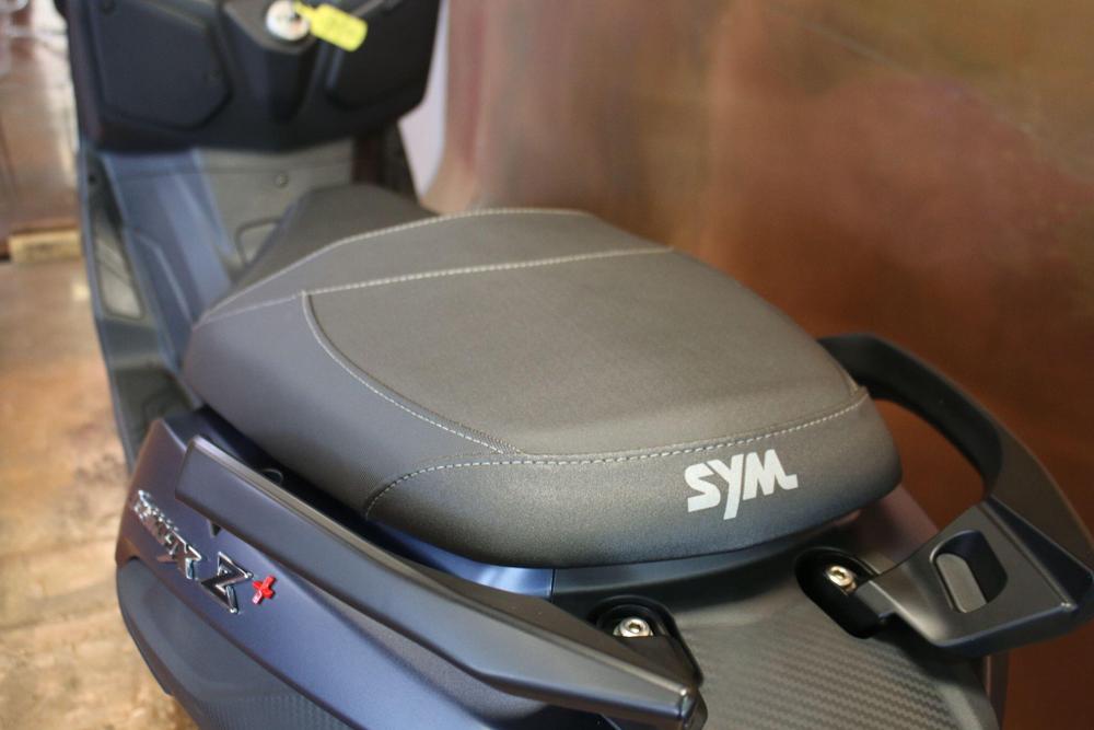 SYM Joymax Z 125 Photo at-1ca19f98eb98463e99c8671ca7aed0f9.jpg