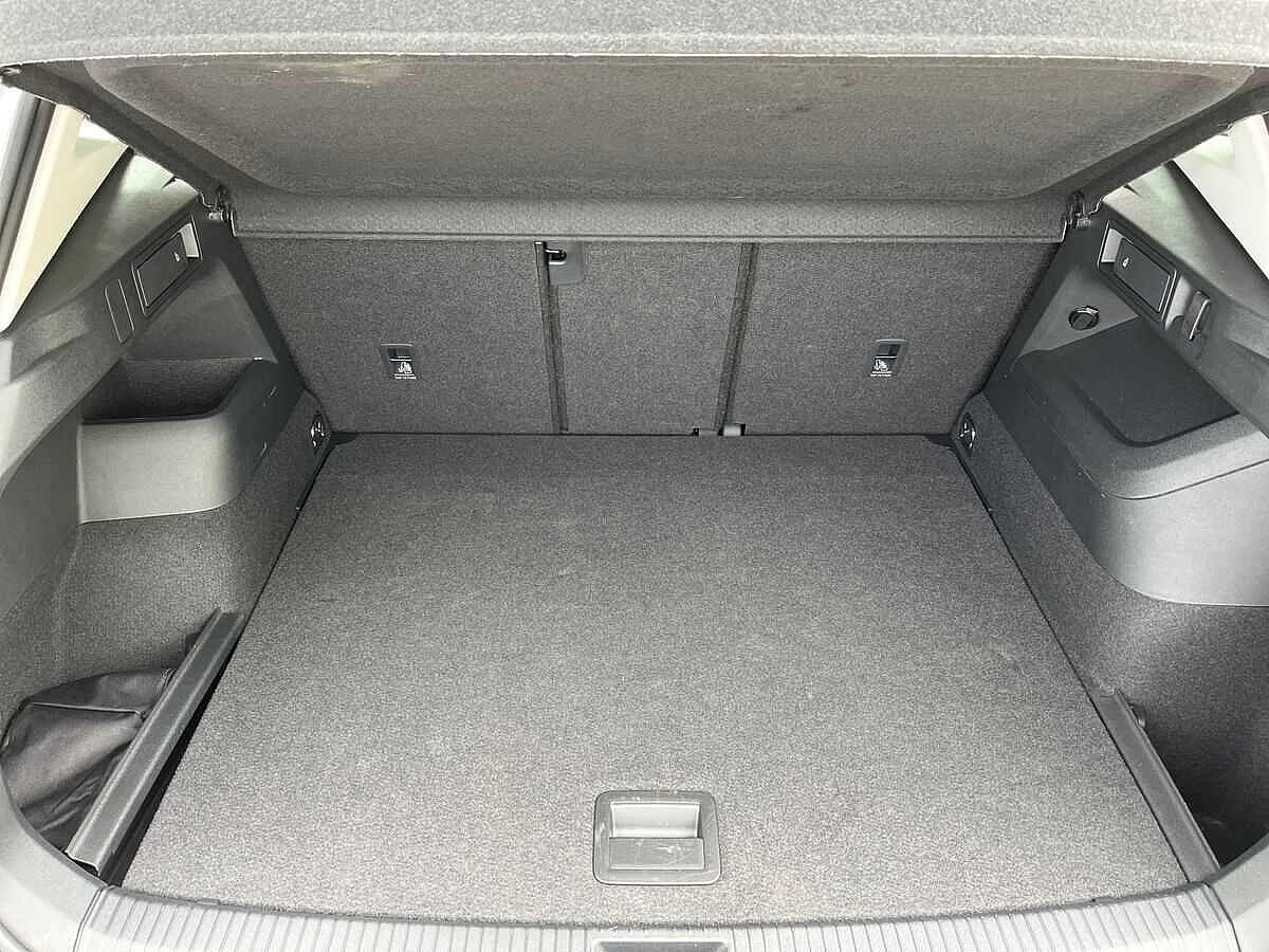 Volkswagen Tiguan Photo at-1cad18d8266a40efb9302685438885b4.jpg
