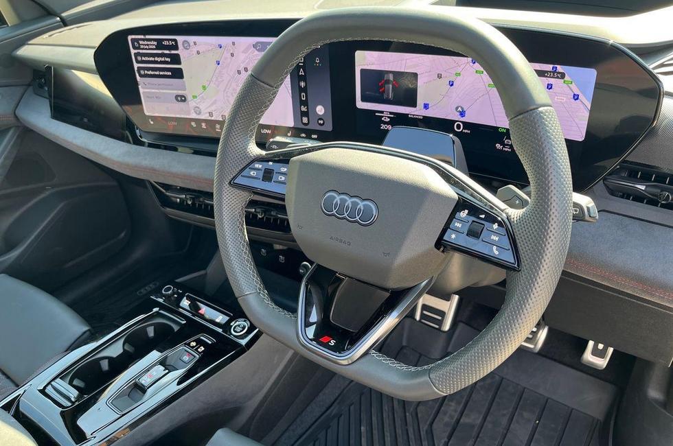 Audi Q6 Photo at-1cd49811799647e3b1a4455c80e5e240.jpg
