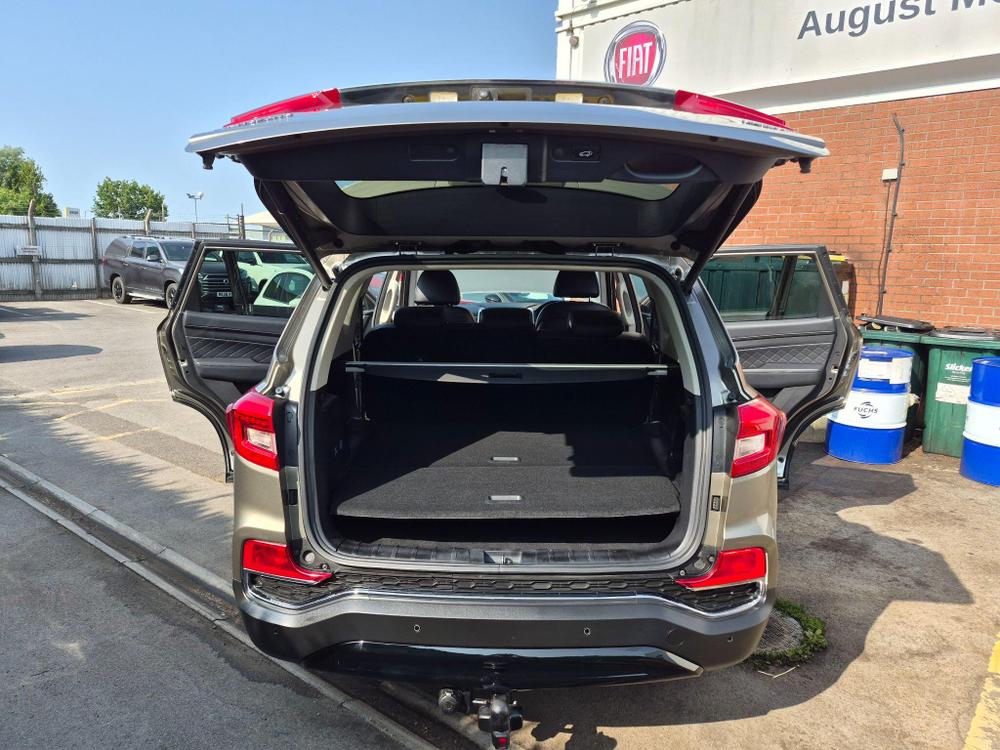 SsangYong Rexton Photo at-1d58f01ab0954f60a14b1ae597c8812f.jpg