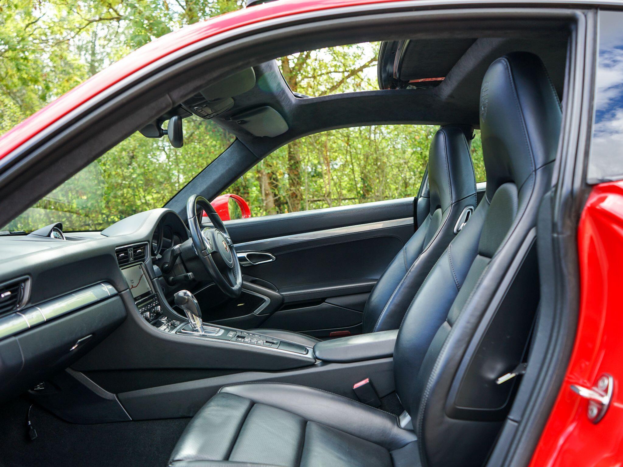 Porsche 911 3.8 991 Carrera S PDK Euro 5 (s/s) 2dr — photo 3