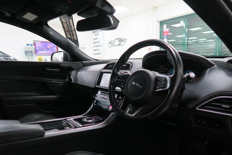 Used Jaguar XE AE18BDY 10