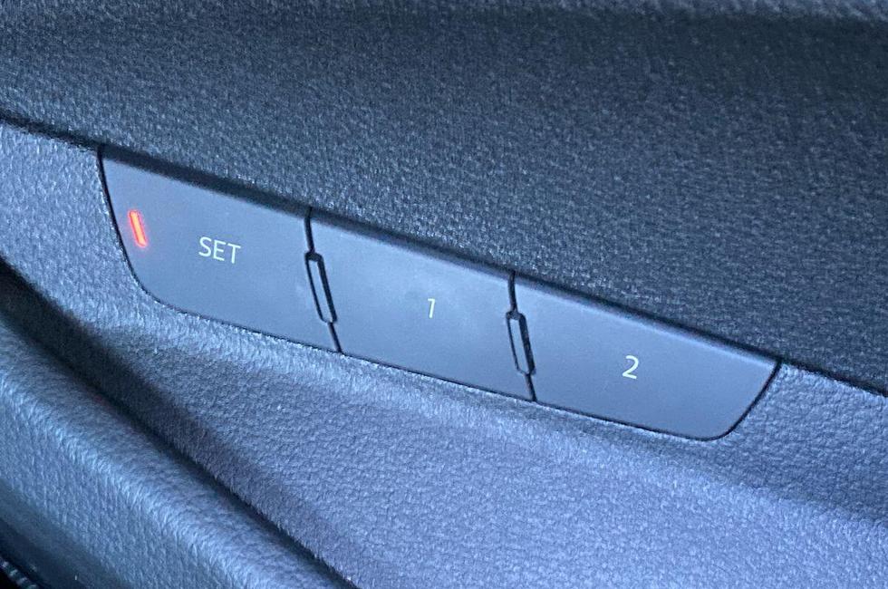Audi Q8 Photo at-1db27b442dd7454d9e1728196a20dcea.jpg
