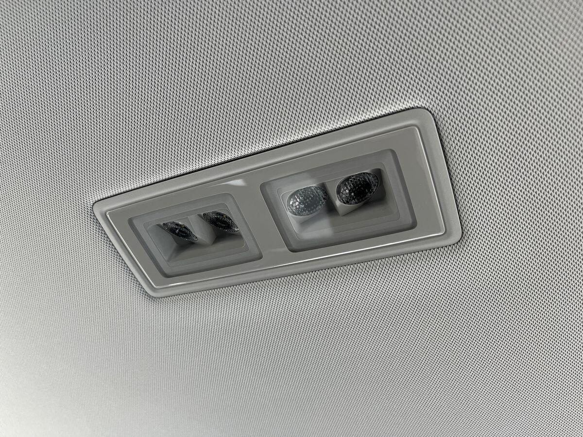 Volkswagen Tiguan Photo at-1dcf3027055c4b77917620f4e2702a4b.jpg