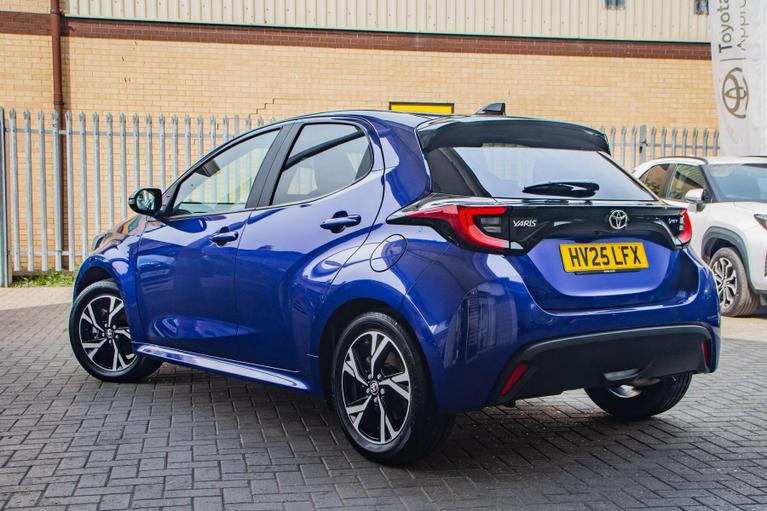 Used Toyota Yaris HV25LFX 7