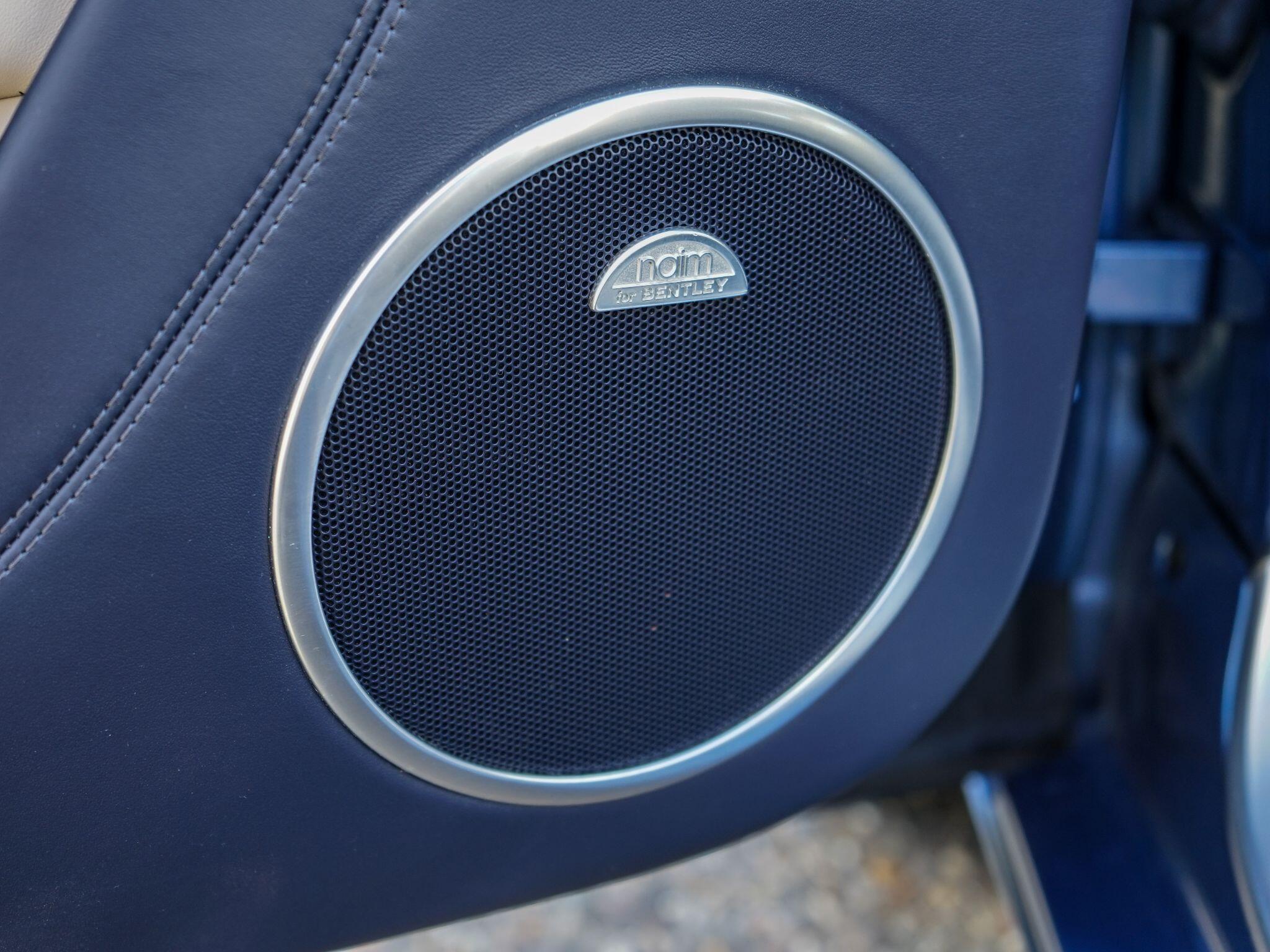 Bentley Continental 4.0 V8 GTC Convertible 2dr Petrol Auto 4WD Euro 6 (507 ps) — photo 9