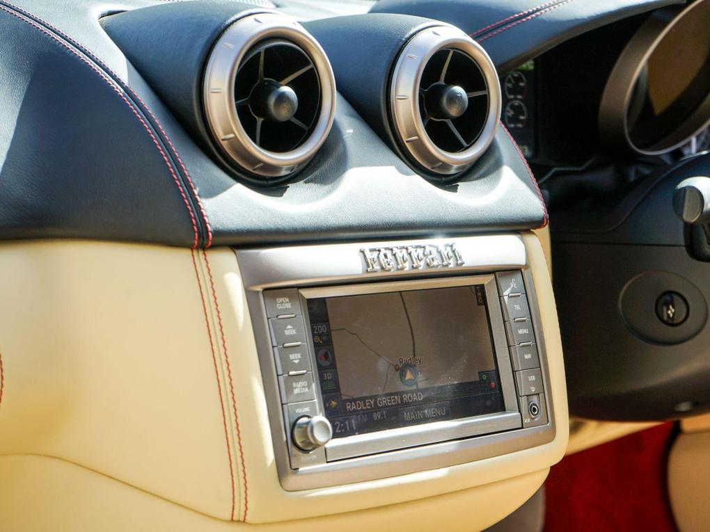 Used Ferrari California YJ10FFS 16