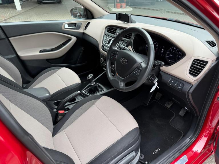 Used Hyundai i20 RO16YCB 10
