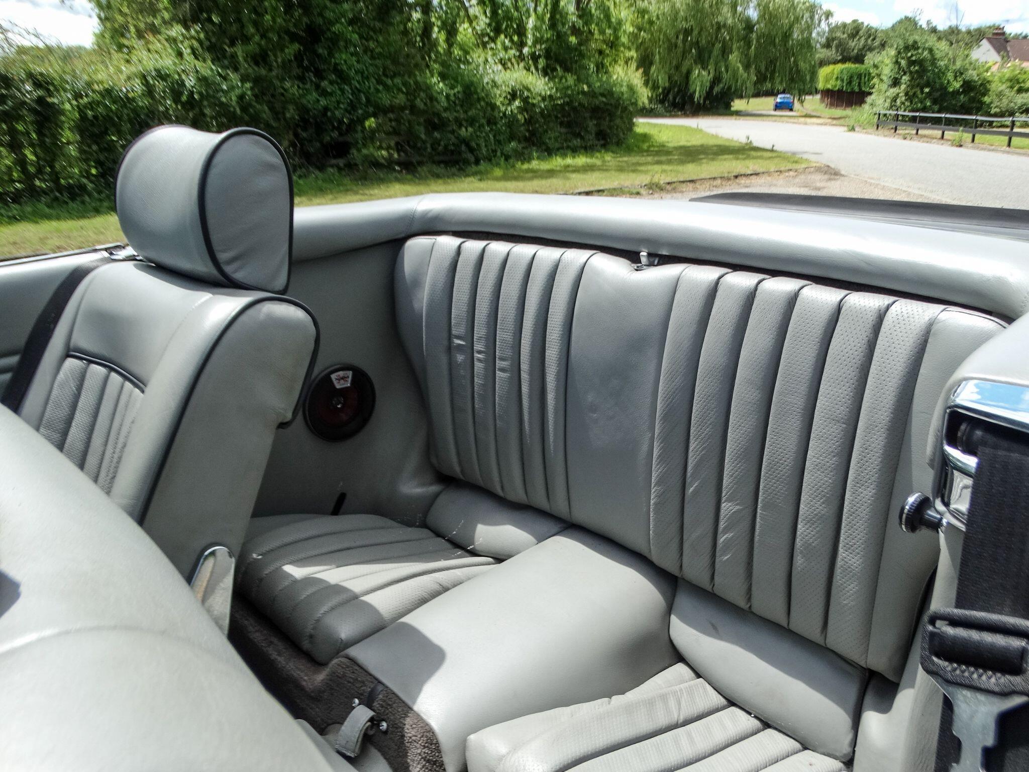 Mercedes-Benz 500 SL — photo 18