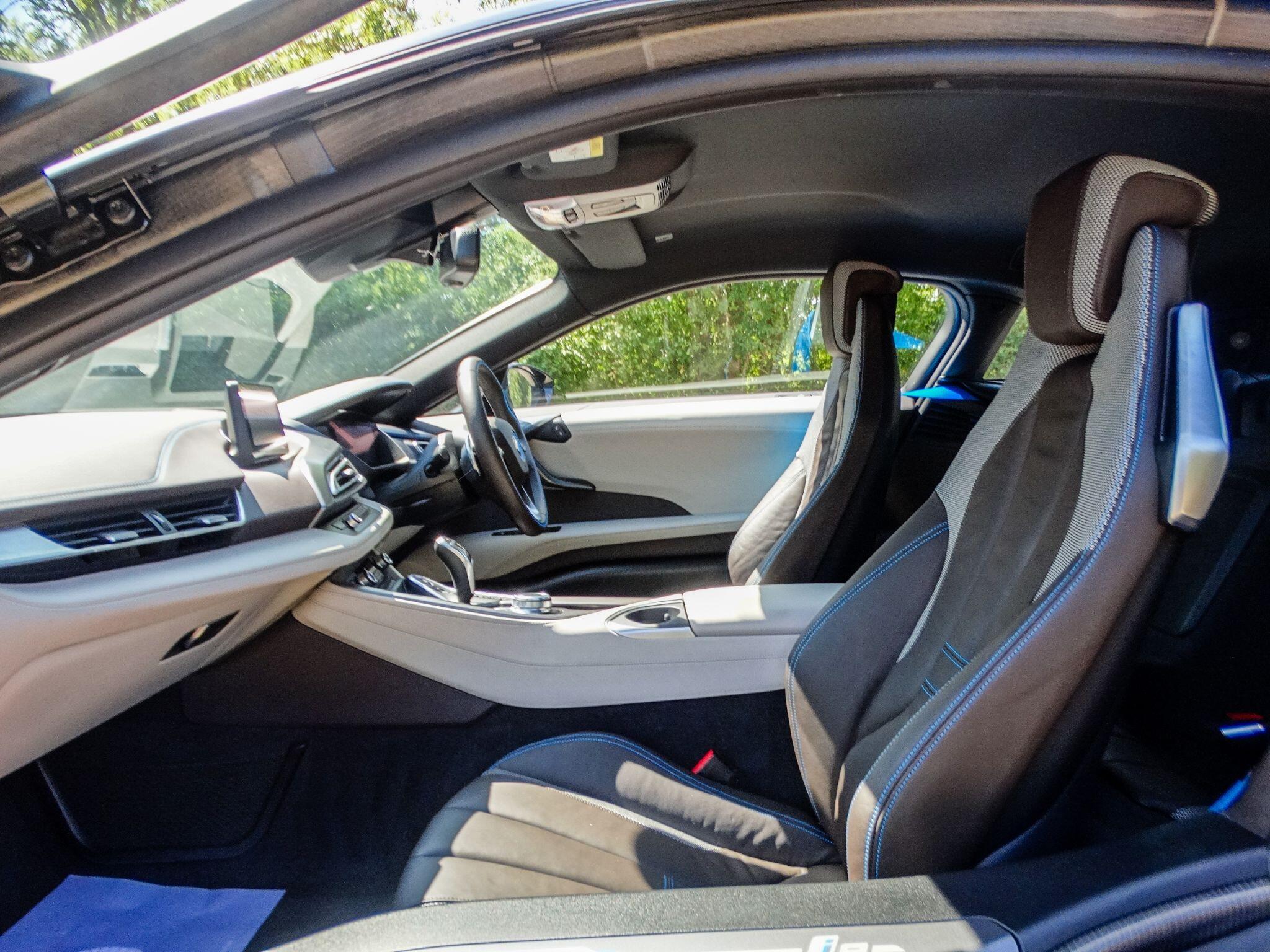 BMW i8 1.5 7.1kWh Auto 4WD Euro 6 (s/s) 2dr — photo 5