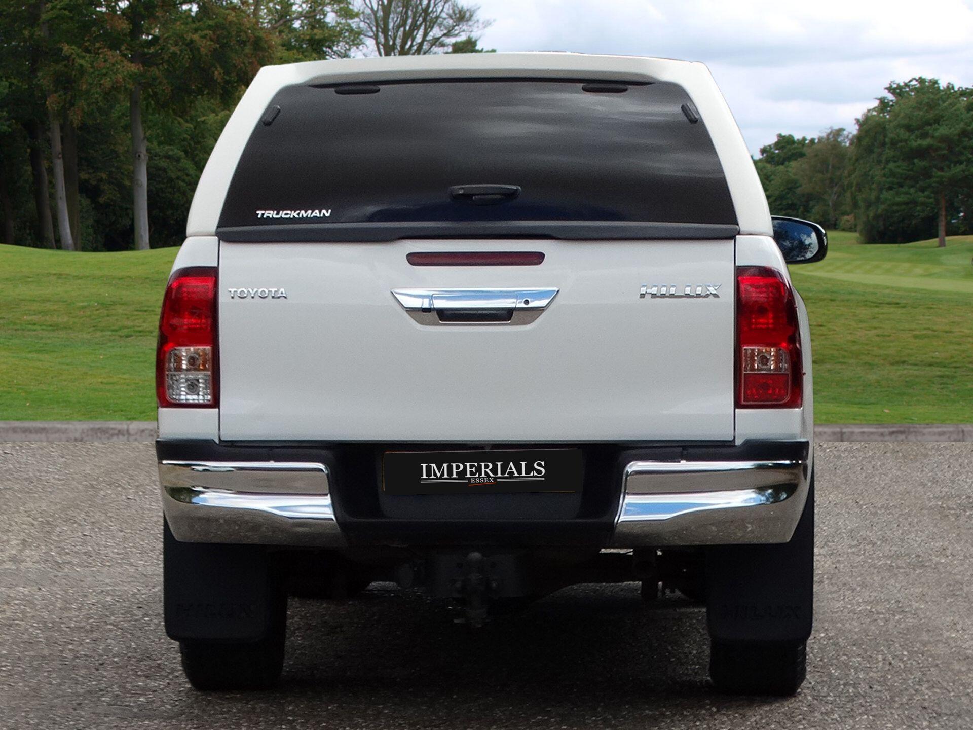 Toyota Hilux 2.4 D-4D Icon Auto 4WD Euro 6 (s/s) 4dr — photo 10