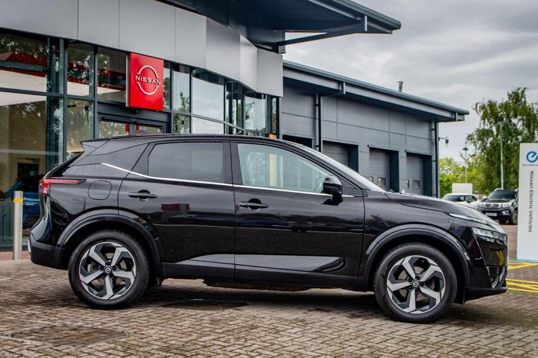 Used Nissan Qashqai DV22VNO 5