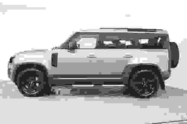Land Rover DEFENDER Photo at-1ef65a266c864890b19936c39dd15bbe.jpg