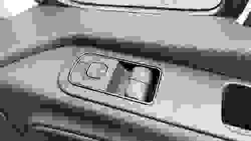 Mercedes-Benz Sprinter Photo at-1f0105b4aaa440808131aa54a69997ae.jpg
