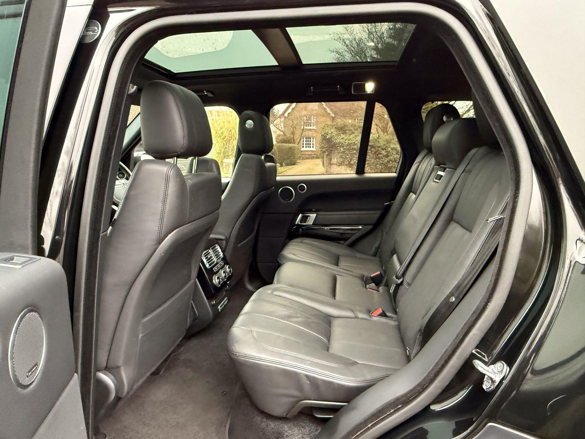 Land Rover Range Rover 3.0 TD V6 Vogue Auto 4WD Euro 6 (s/s) 5dr — photo 13