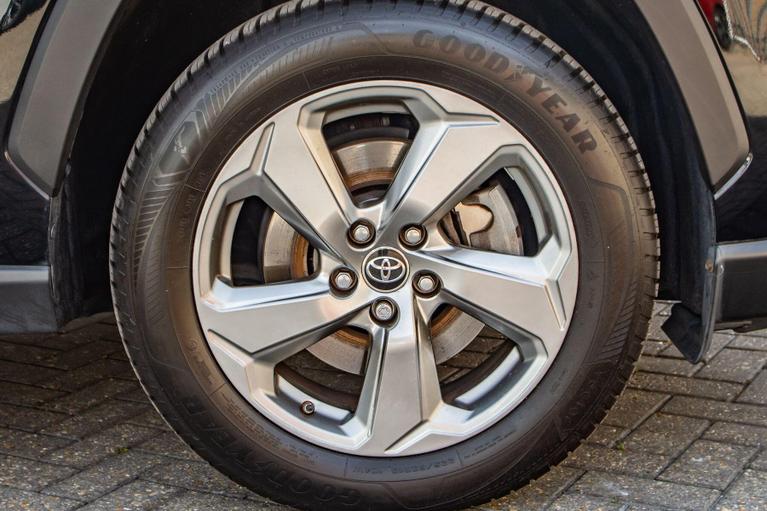 Used Toyota RAV4 LT69FPJ 18