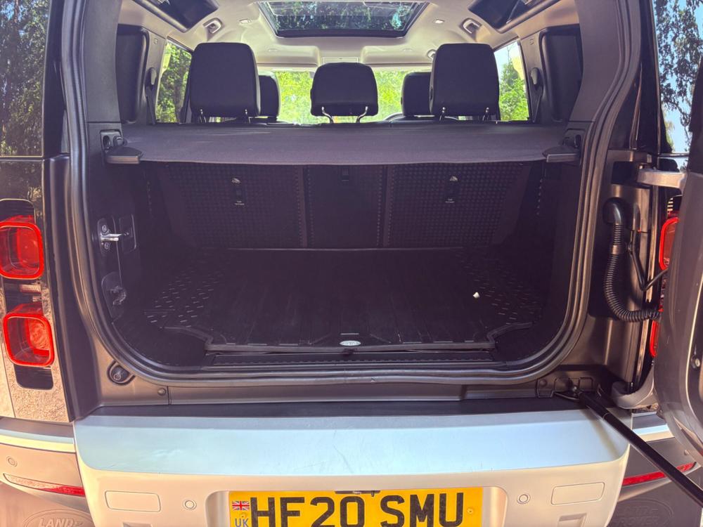 Land Rover Defender 110 Photo at-1fa2d696ca57484cb130397ddb37e4db.jpg