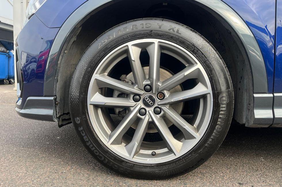 Audi Q3 Photo at-1fb5f40b76f04f70a392d6cc15275c61.jpg