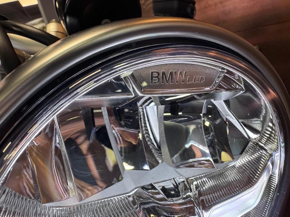 BMW R nineT Scrambler Photo at-1fb6f0ee00cd48e39bfd4f417bbe5b17.jpg