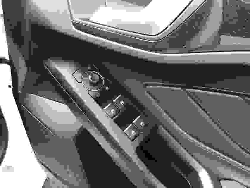 Ford Focus Photo at-1ff8ee7ee53c40c893082eb4d8555411.jpg