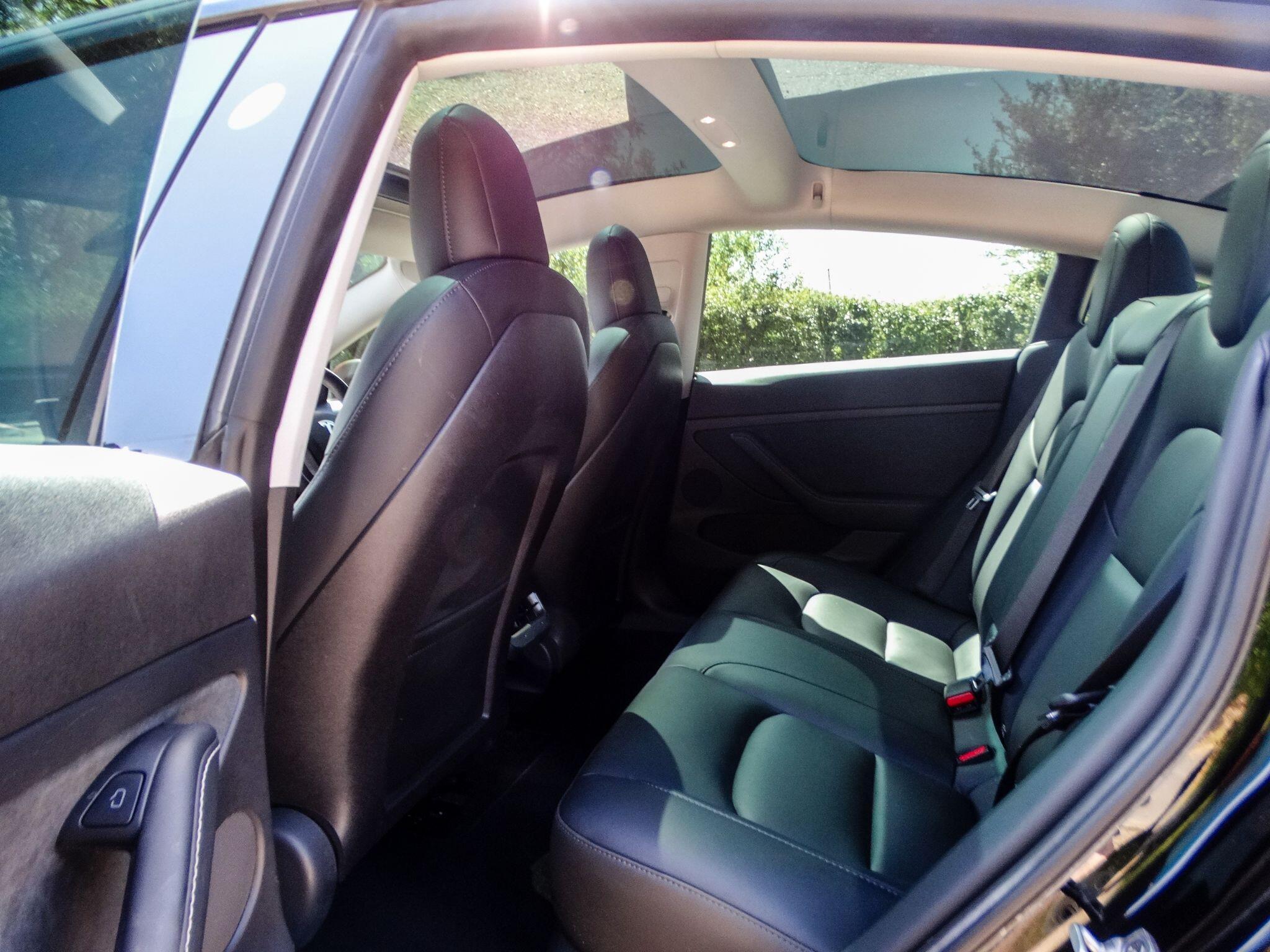 TESLA Model 3 Auto RWD 4dr — photo 12