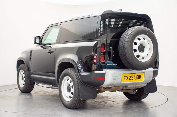 Land Rover DEFENDER 90 Photo at-2082f4855d054ef28910ee5f8e98389c.jpg