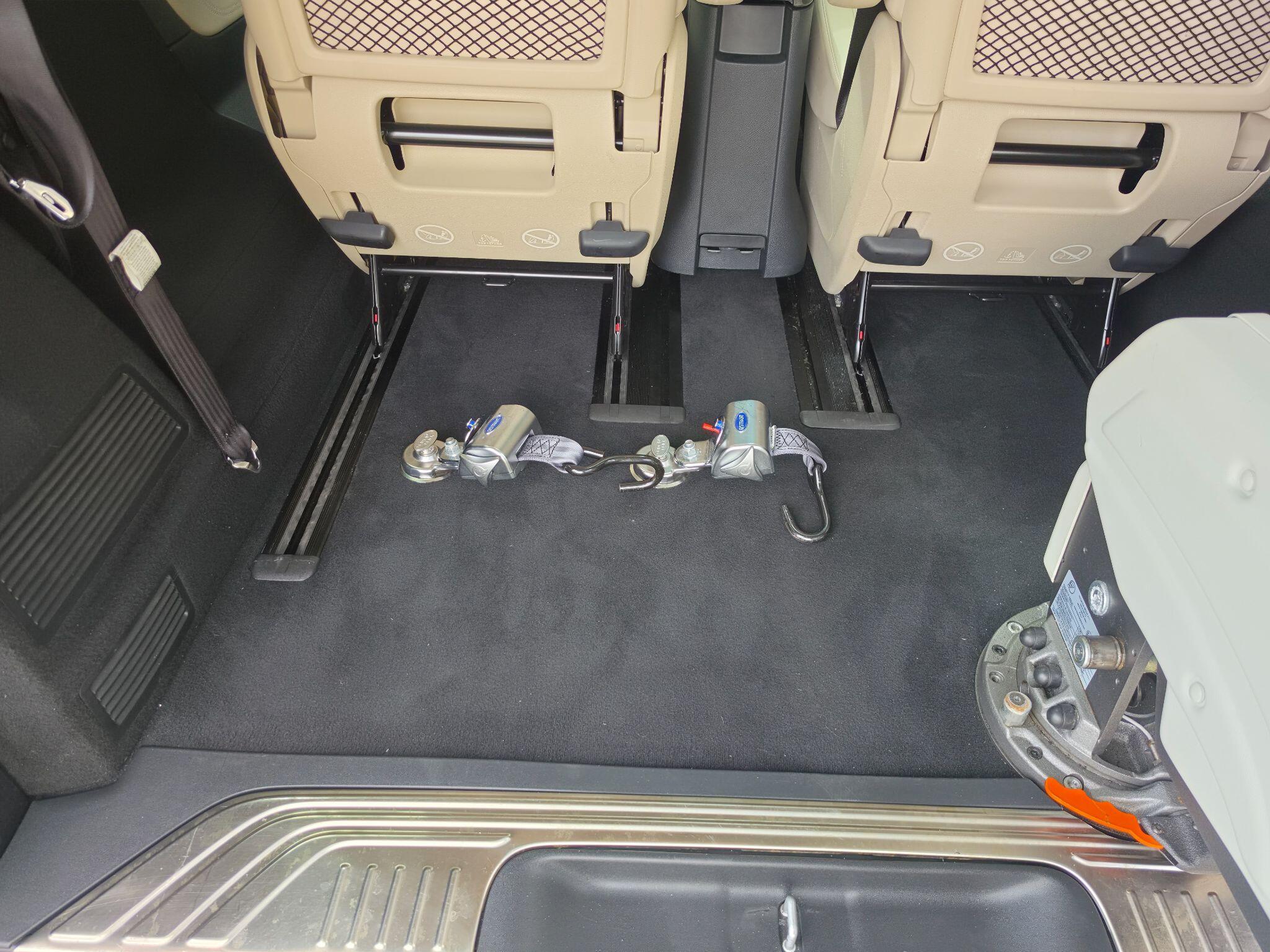 Mercedes-Benz V Class 2.2 V250d AMG Line G-Tronic+ Euro 6 (s/s) 5dr 8 Seat LWB — photo 13