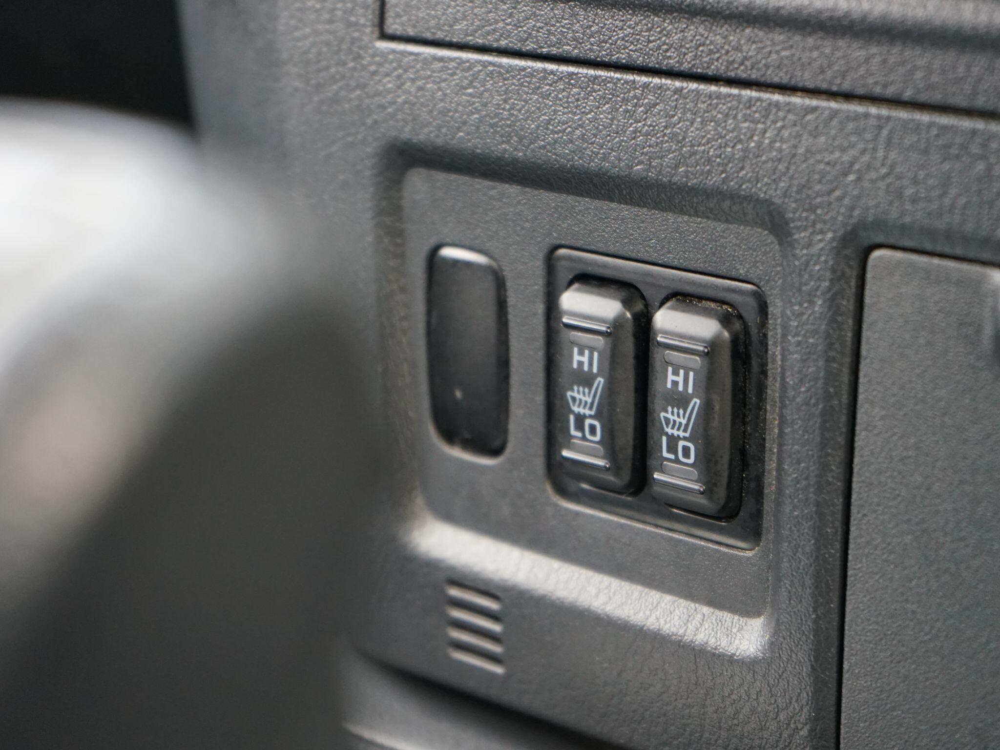 Mitsubishi Shogun 3.2 DI-DC SG3 SUV 5dr Diesel Auto 4WD Euro 6 LWB (187 ps) — photo 27
