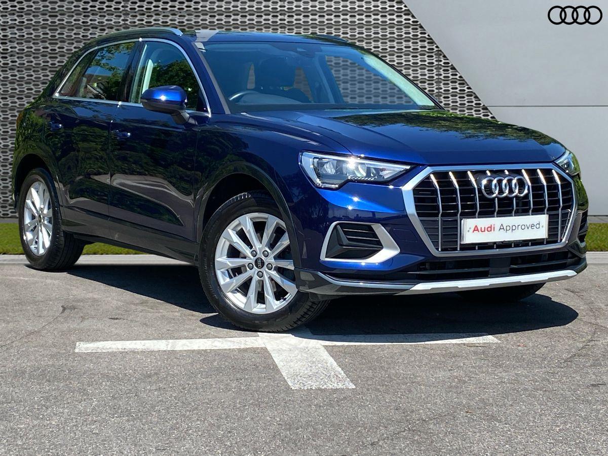 Audi Q3 listing photo