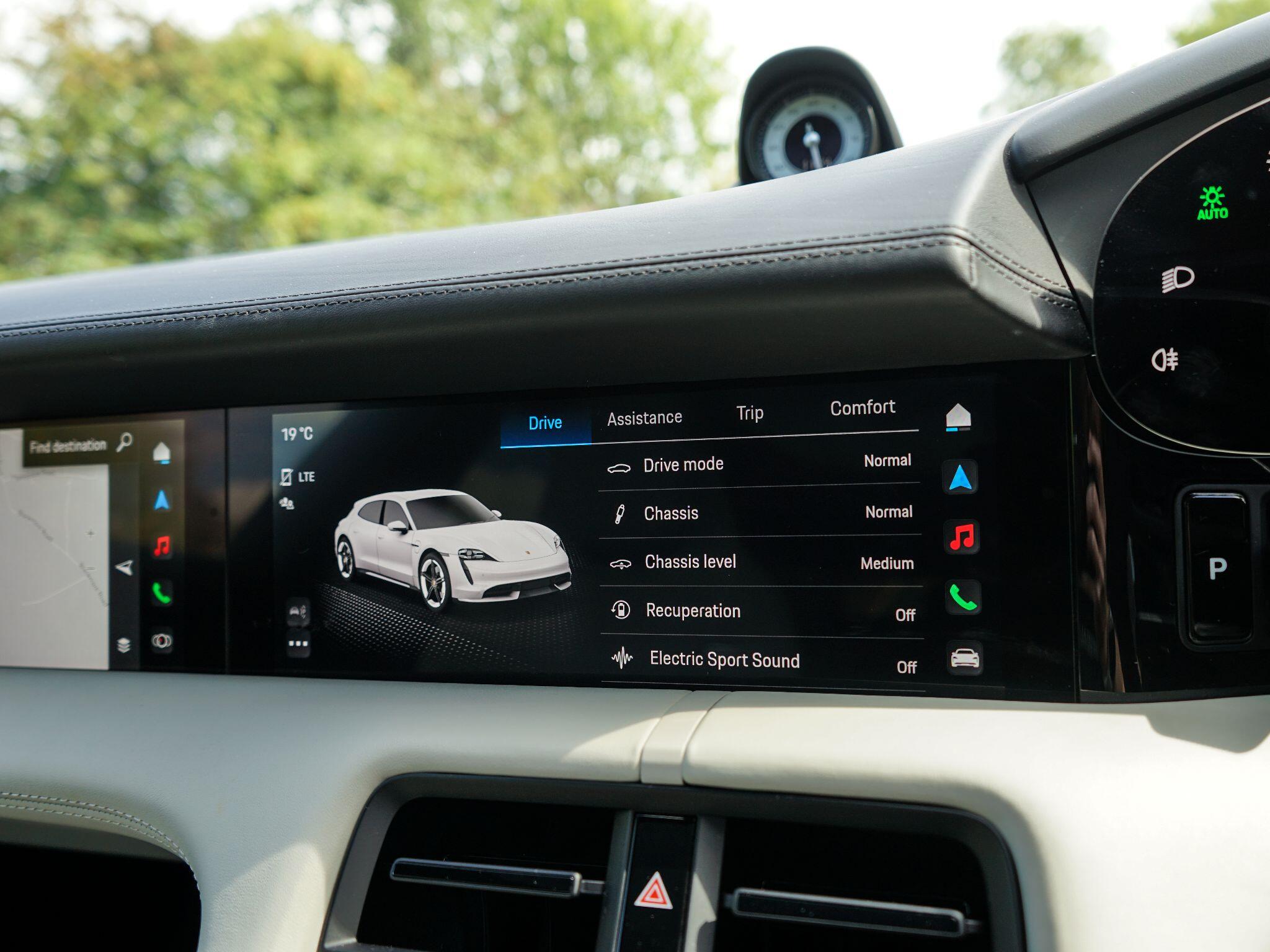 Porsche Taycan Performance Plus 93.4kWh 4S Sport Turismo 5dr Electric Auto 4WD (11kW Charger) (571 ps) — photo 38