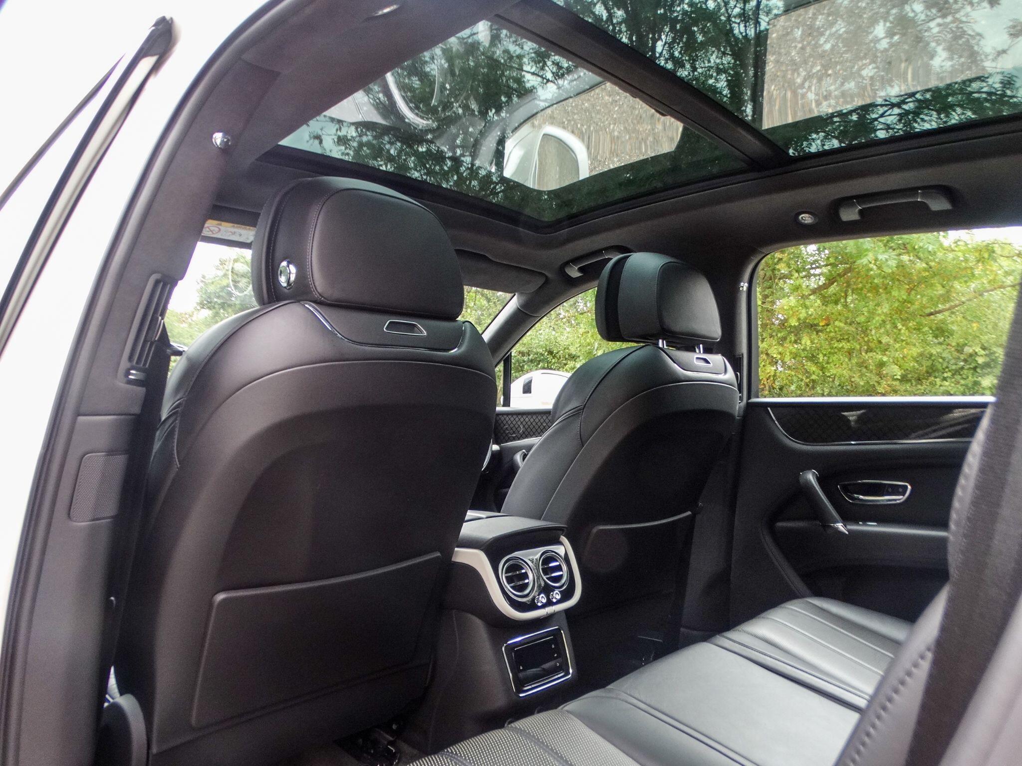 Bentley Bentayga 4.0 V8 Auto 4WD Euro 6 (s/s) 5dr — photo 17