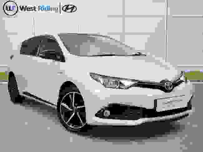 Used 2017 Toyota Auris 1.8 VVT-h GB25 CVT Euro 6 (s/s) 5dr (Safety Sense) White at West Riding