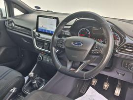 Ford Fiesta Photo 17