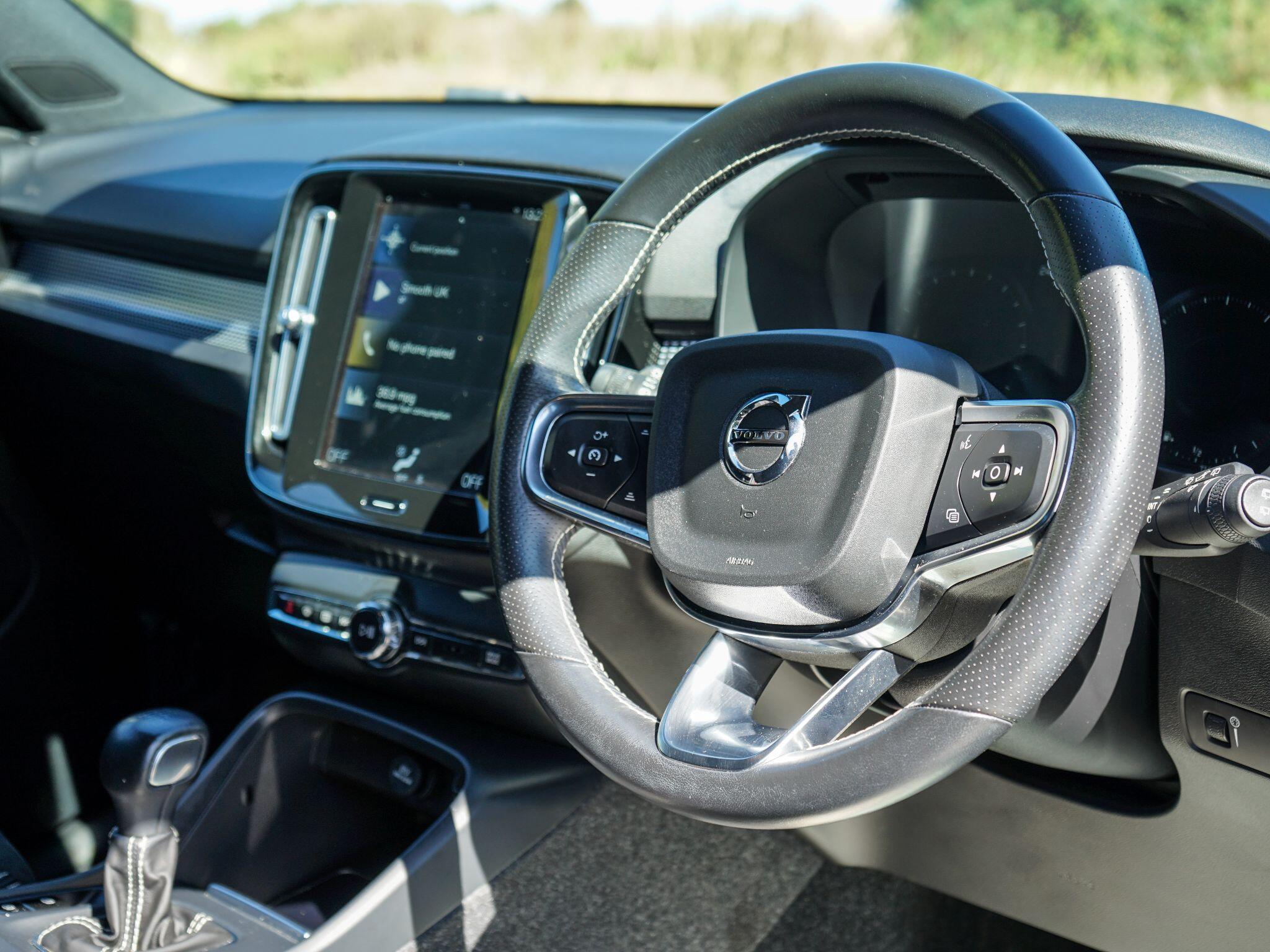 Volvo XC40 1.5 T3 R-Design Euro 6 (s/s) 5dr — photo 20