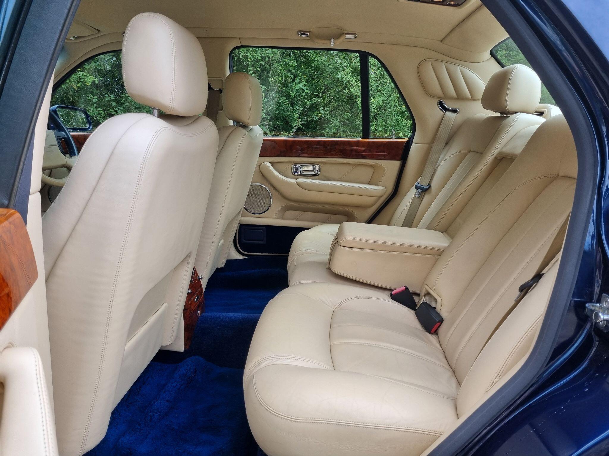 Bentley Arnage 6.8 R Saloon 4dr Petrol Automatic (495 g/km, 400 bhp) — photo 13