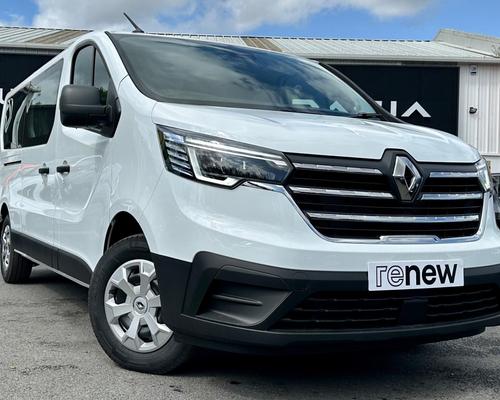 Renault Trafic 2.0 dCi 30 Advance LWB Euro 6 (s/s) 5dr (9 Seat) at Startin Group