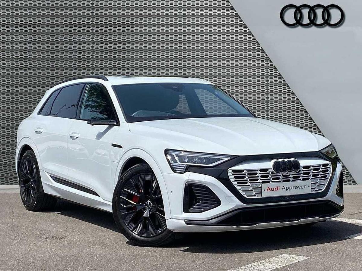 Audi Q8 listing photo