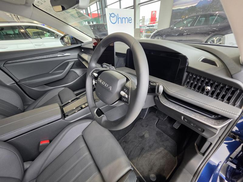 Skoda Superb Photo at-22338ecafd324560b8e56475409e60f2.jpg