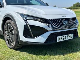 Peugeot 408 Photo 9