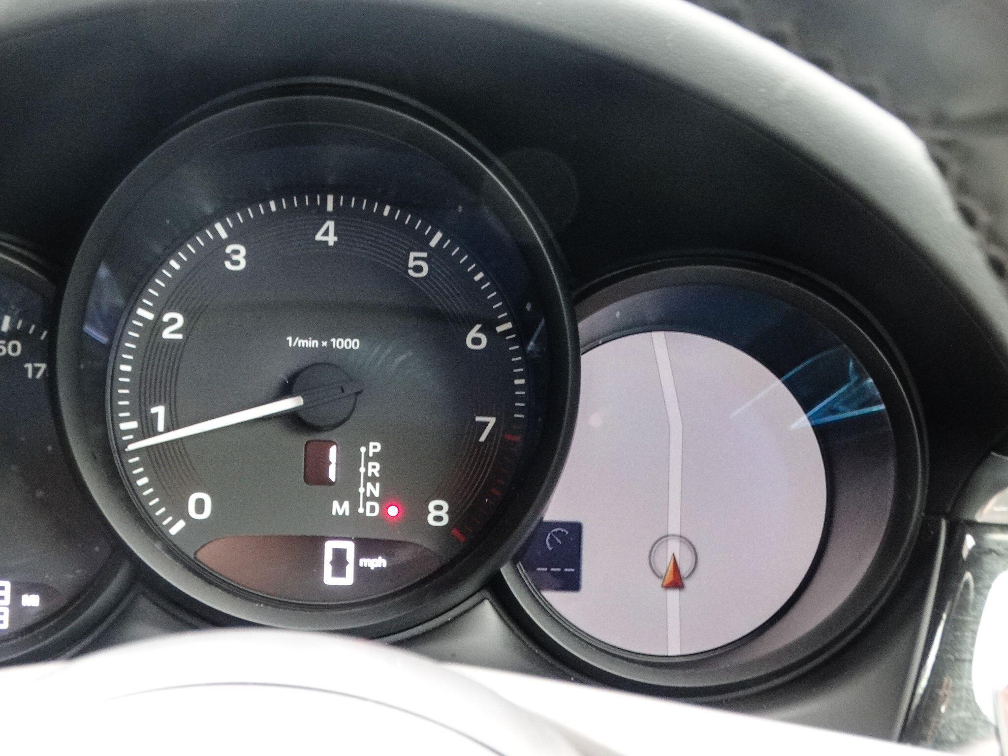Porsche Macan 2.0T PDK 4WD Euro 6 (s/s) 5dr — photo 38